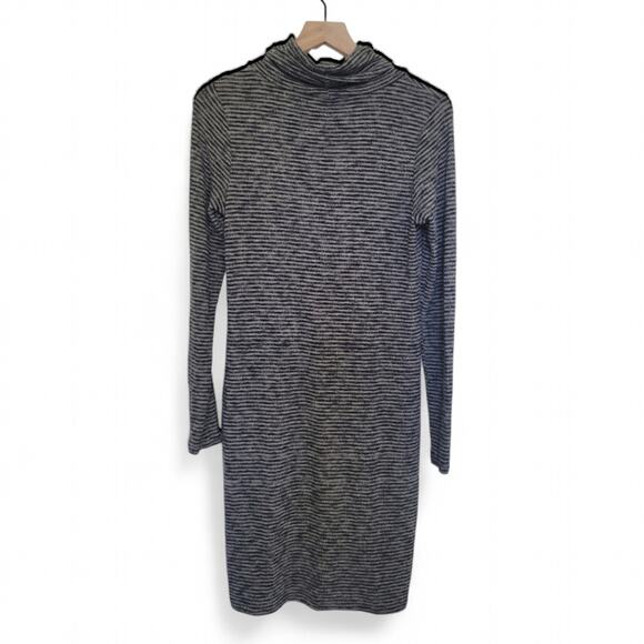 GILLI Cozy Long Sleeve Sweater Dress with Pockets Size Small Black Tan Stripe - Picture 3 of 8